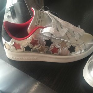 Girls skechers